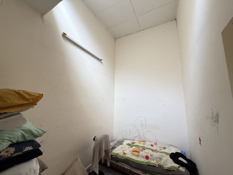 2-storey Terraced House for Sale in Taman Bestari Indah (Ulu Tiram) - Lifen . - Bedroom - PropertyGuru.com.my