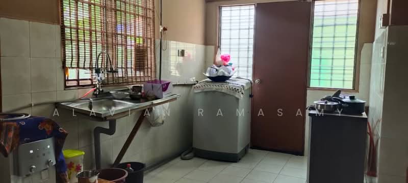 Rumah Teres 1-Tingkat untuk Dijual di Taman Kuala Selangor Utama (Kuala Selangor) - Alavian Ramasamy - Kitchen - PropertyGuru.com.my