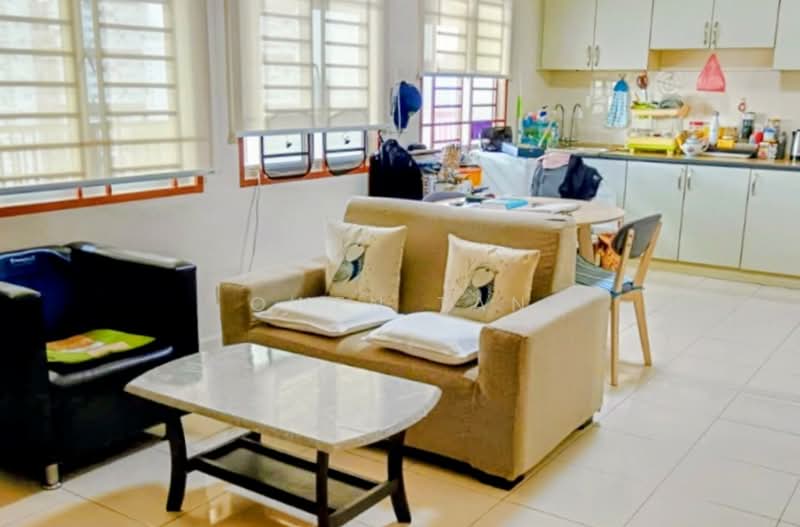 Kediaman Servis untuk Dijual di The Embassy (Bangunan Duta Impian) - Owen Tan - Living Room - PropertyGuru.com.my