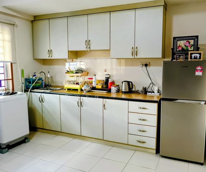 Kediaman Servis untuk Dijual di The Embassy (Bangunan Duta Impian) - Owen Tan - Kitchen - PropertyGuru.com.my