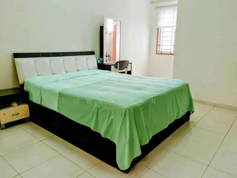 Kediaman Servis untuk Dijual di The Embassy (Bangunan Duta Impian) - Owen Tan - Bedroom - PropertyGuru.com.my
