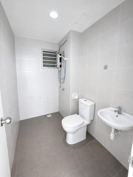 Pangsapuri untuk Dijual di Karisma @ Eco Majestic - Mac Chong - Bathroom - PropertyGuru.com.my