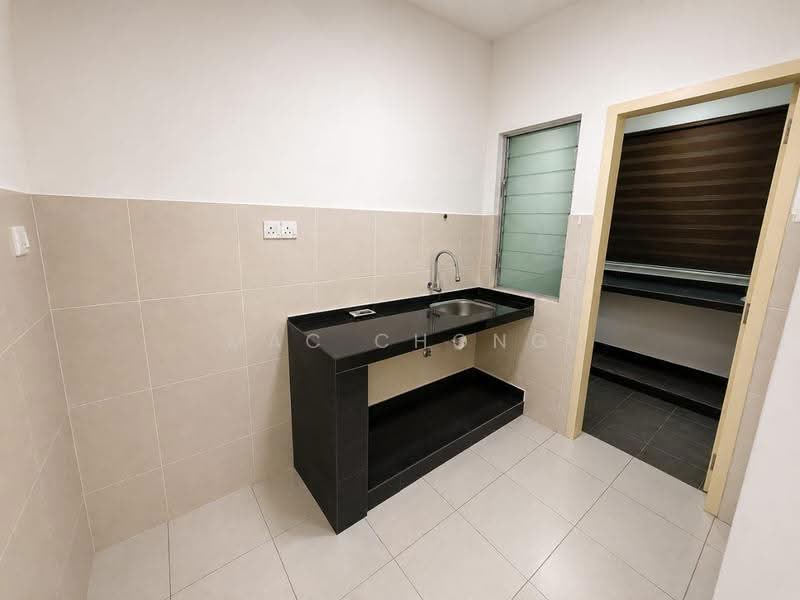 Pangsapuri untuk Dijual di Karisma @ Eco Majestic - Mac Chong - Kitchen - PropertyGuru.com.my