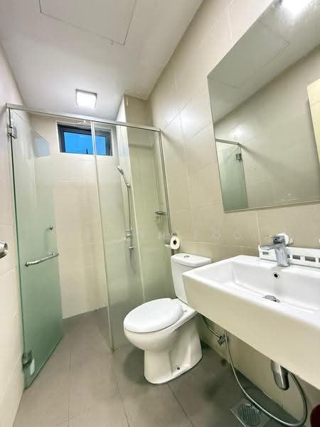 Kediaman Servis untuk Dijual di Atlantis Residences (Pangsapuri Atlantis Kota Syahbandar) - Kellyn Foo - Bathroom - PropertyGuru.com.my