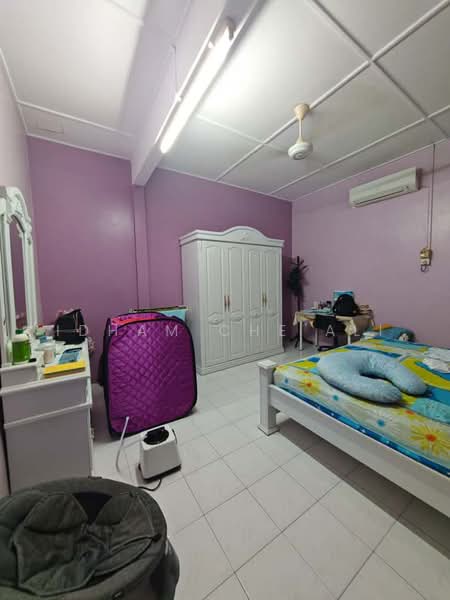 Bungalow House for Sale in Alor Akar (Kuantan) - Idham Che'Ali - Bedroom - PropertyGuru.com.my