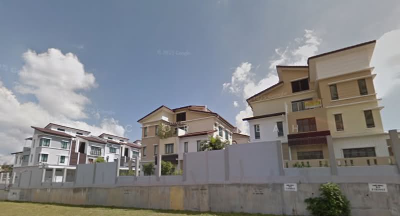 Rumah Berkembar untuk Dijual di Taman Tropika 2 (Kajang) - Hector Cheah - Exterior - PropertyGuru.com.my