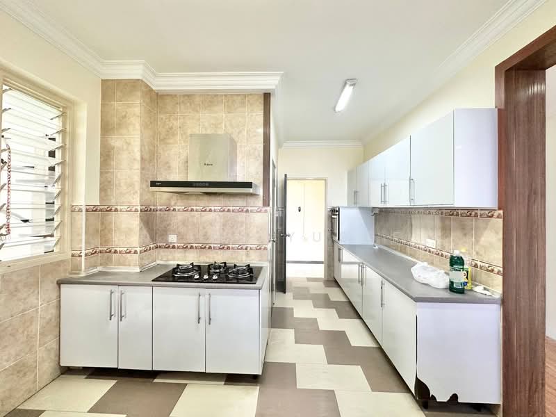 Condominium for Sale at The Tamarind - Deeya Yusof - Kitchen - PropertyGuru.com.my