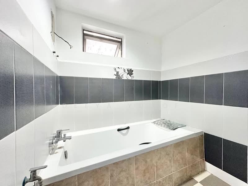 Condominium for Sale at The Tamarind - Deeya Yusof - Bathroom - PropertyGuru.com.my