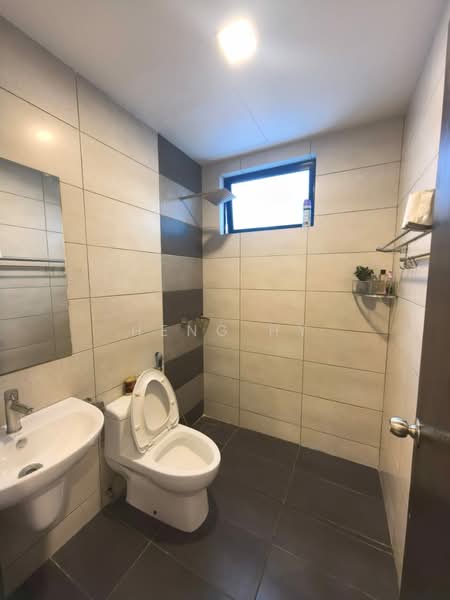 Kediaman Servis untuk Disewa di Molek Regency - Heng Hy - Bathroom - PropertyGuru.com.my