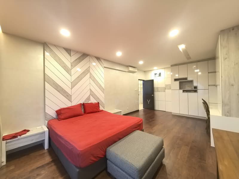 Kediaman Servis untuk Disewa di Molek Regency - Heng Hy - Bedroom - PropertyGuru.com.my