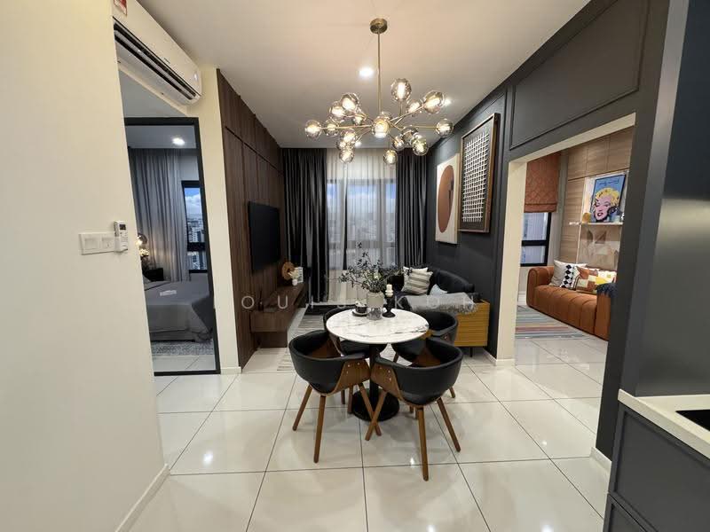 Pangsapuri untuk Dijual di Coronation Square - Louis Koh - Living Room - PropertyGuru.com.my