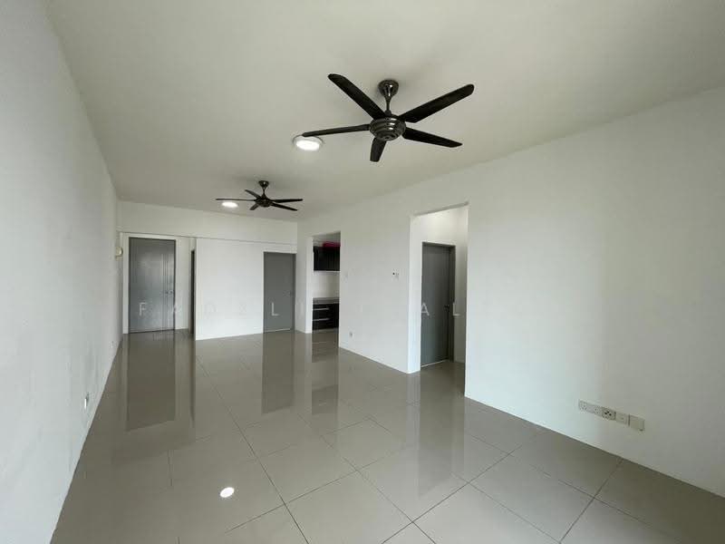 Kediaman Servis untuk Dijual di Silk Residence - Fadzli Realtor - Living Room - PropertyGuru.com.my