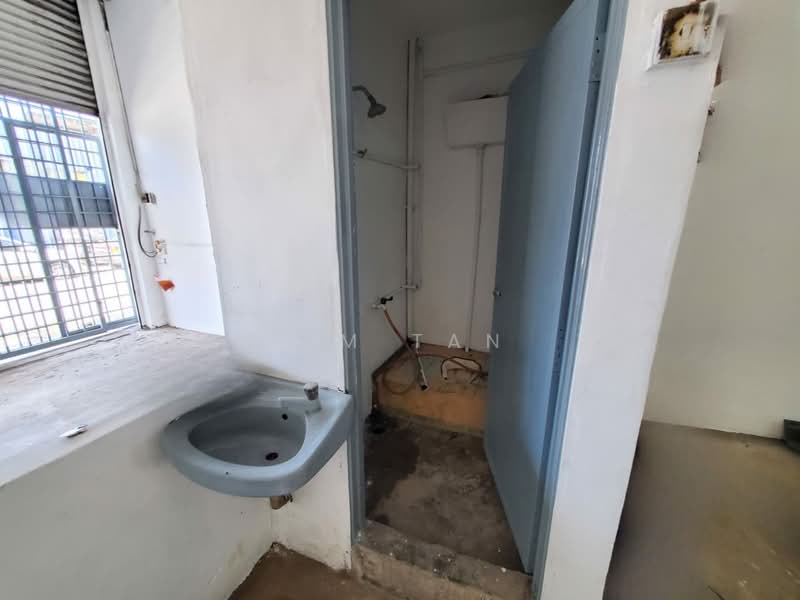 Factory for Rent in Cheras (Selangor) - Jim Tan - Bathroom - PropertyGuru.com.my