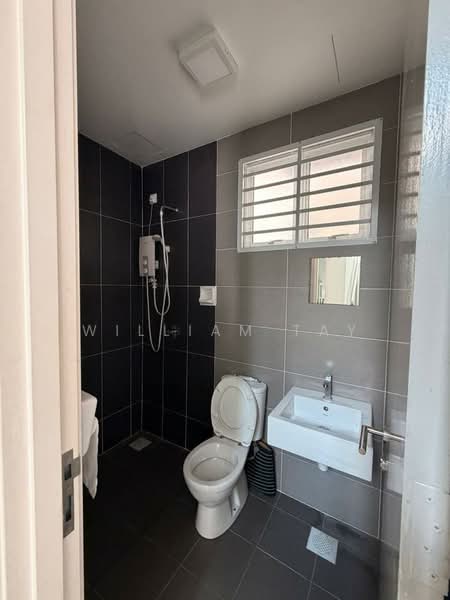 Service Residence for Sale at Skysuites @ Meldrum Hills - William Tay - Bathroom - PropertyGuru.com.my