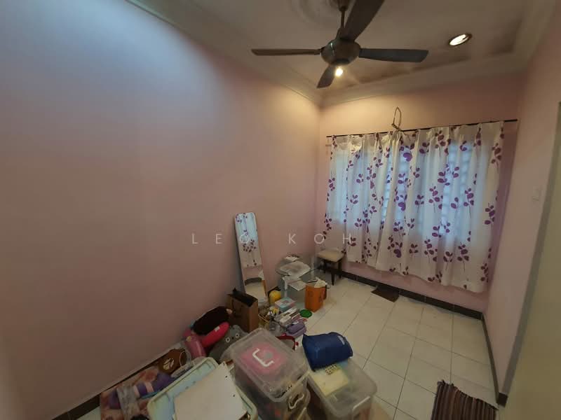 2-storey Terraced House for Sale in Bandar Putra Permai (Seri Kembangan) - Leo Koh - Bedroom - PropertyGuru.com.my