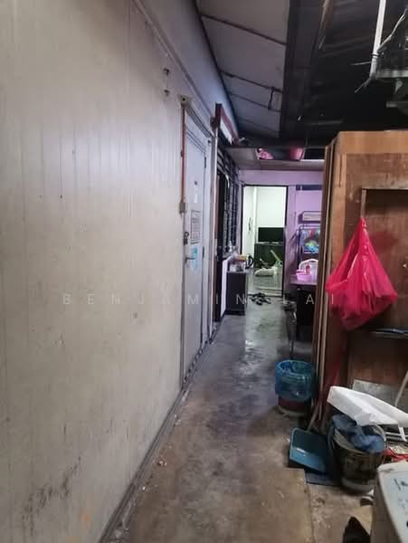 Kedai untuk Dijual di Ampang (Selangor) - Benjamin Lai - Corridor - PropertyGuru.com.my