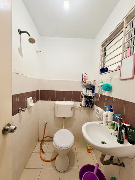 1-storey Terraced House for Sale in Jenjarom (Selangor) - Nur Alia Omar - Bathroom - PropertyGuru.com.my