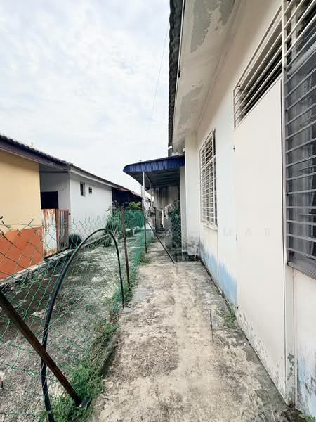 1-storey Terraced House for Sale in Jenjarom (Selangor) - Nur Alia Omar - Exterior - PropertyGuru.com.my