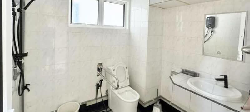 Condominium for Sale at Tiara Kelana - Alavian Ramasamy - Bathroom - PropertyGuru.com.my