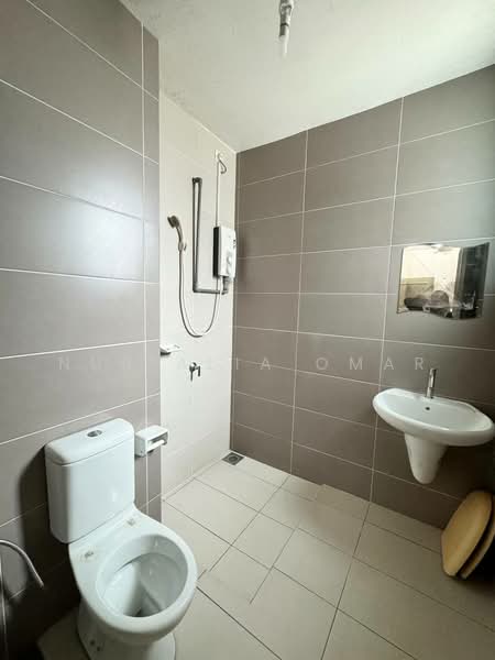 2-storey Terraced House for Sale in Alam Impian (Shah Alam) - Nur Alia Omar - Bathroom - PropertyGuru.com.my