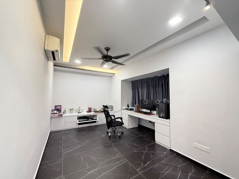 Semi-Detached House for Sale in Taman Pelangi (Johor Bahru) - Pauline Goh - Study - PropertyGuru.com.my