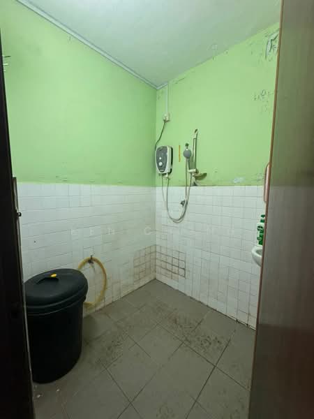 1-storey Terraced House for Sale in Kepong (Selangor) - Ken Chong - Bathroom - PropertyGuru.com.my