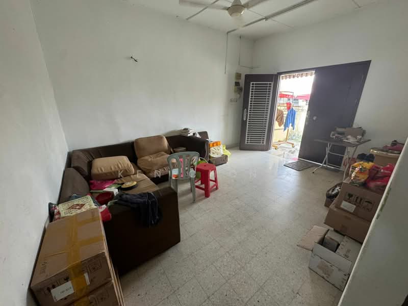 1-storey Terraced House for Sale in Kepong (Selangor) - Ken Chong - Living Room - PropertyGuru.com.my