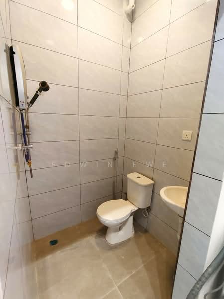 Flat for Rent at Taman Padang Tembak - Edwin Ewe - Bathroom - PropertyGuru.com.my