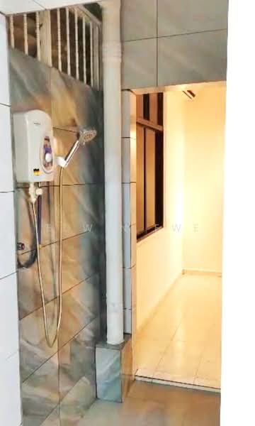 Flat for Rent at Taman Padang Tembak - Edwin Ewe - Bathroom - PropertyGuru.com.my