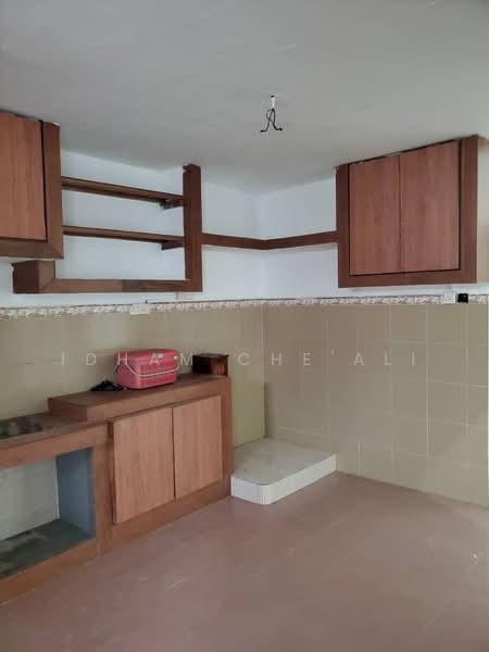 1-storey Terraced House for Sale in Seri Teruntum (Kuantan) - Idham Che'Ali - Kitchen - PropertyGuru.com.my
