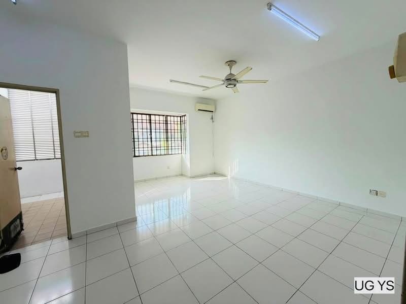 Terraced House for Sale in Shah Alam (Selangor) - Loke . - Living Room - PropertyGuru.com.my