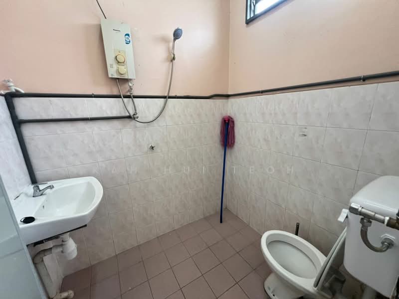 Terraced House for Rent in Bukit Mertajam (Penang) - Kah Hui Teoh - Bathroom - PropertyGuru.com.my