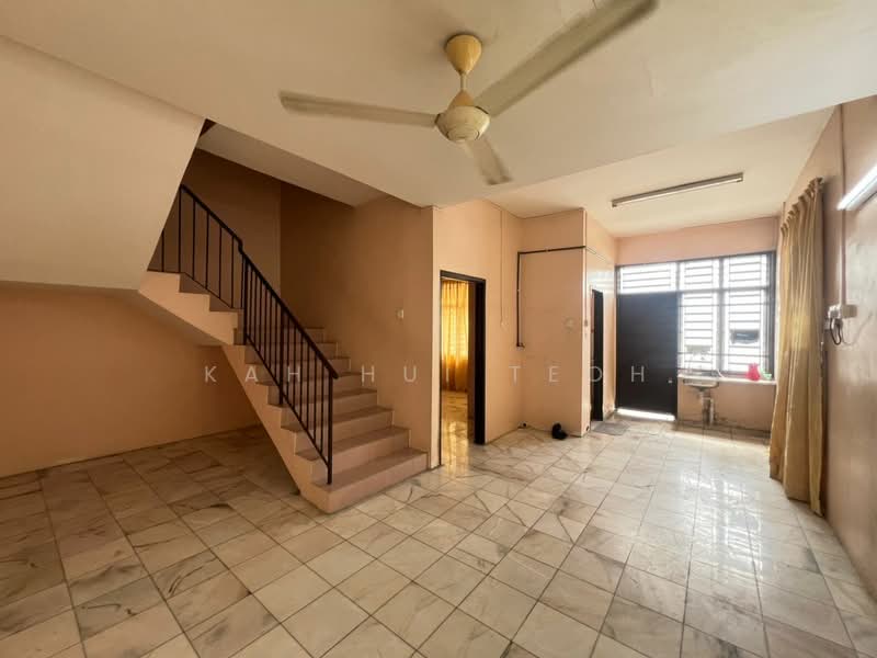 Terraced House for Rent in Bukit Mertajam (Penang) - Kah Hui Teoh - Living Room - PropertyGuru.com.my