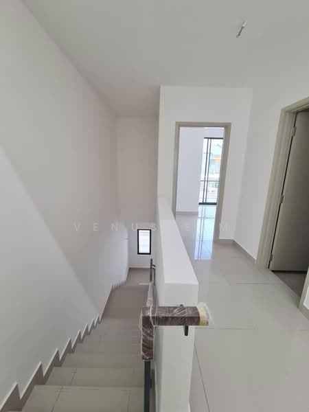 2-storey Terraced House for Rent in Telok Panglima Garang (Selangor) - Venus Sim - Corridor - PropertyGuru.com.my