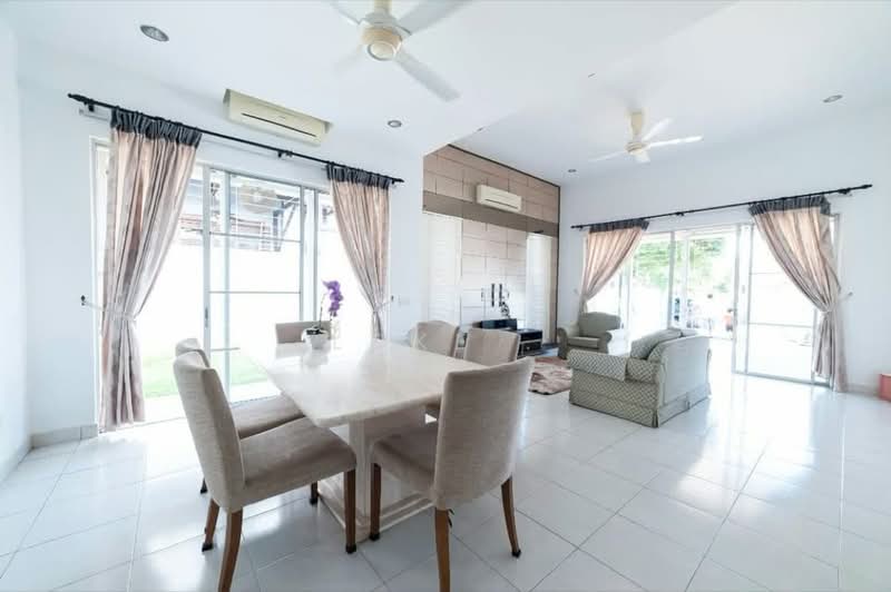Semi-Detached House for Sale in Setia Damai (Setia Alam) - Loke . - Living Room - PropertyGuru.com.my