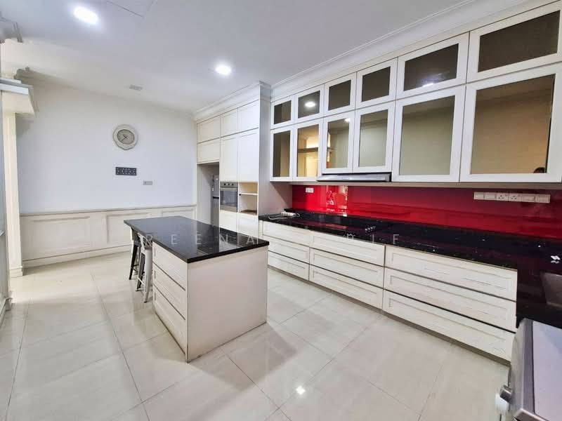 Semi-Detached House for Sale in Corner Lot Double Storey Semi D Shah Alam (Shah Alam) - Reena Sarif - Kitchen - PropertyGuru.com.my