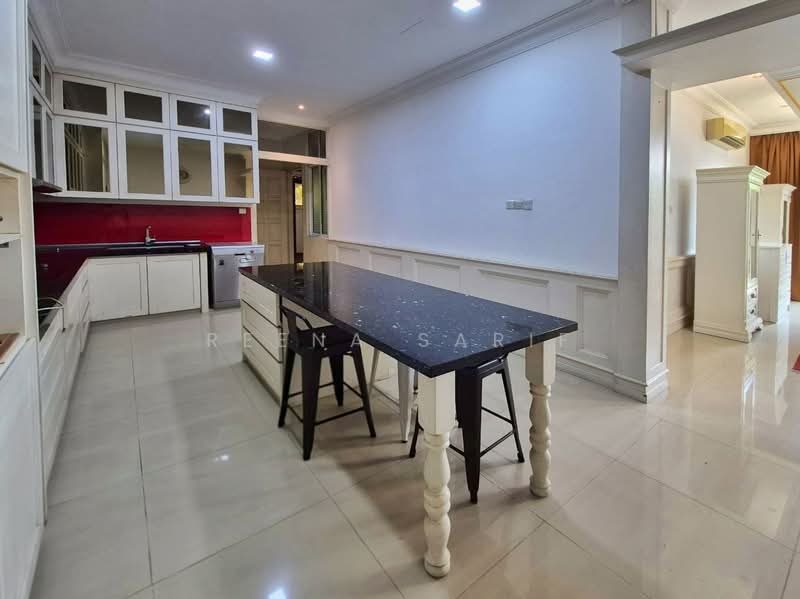 Semi-Detached House for Sale in Corner Lot Double Storey Semi D Shah Alam (Shah Alam) - Reena Sarif - Kitchen - PropertyGuru.com.my