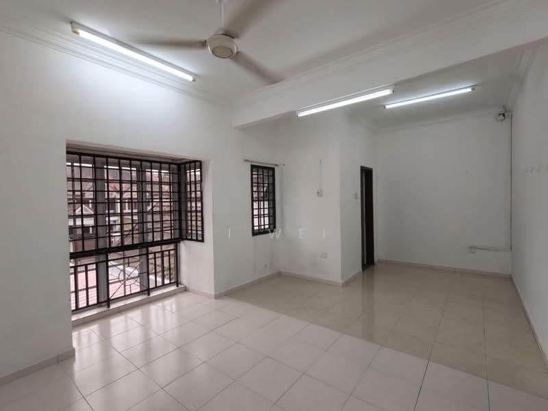 2-storey Terraced House for Rent in Taman Mutiara Rini (Skudai) - Li Wei - Living Room - PropertyGuru.com.my