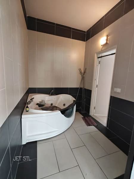 Semi-Detached House for Sale in Setia Damai (Setia Alam) - Loke . - Bathroom - PropertyGuru.com.my