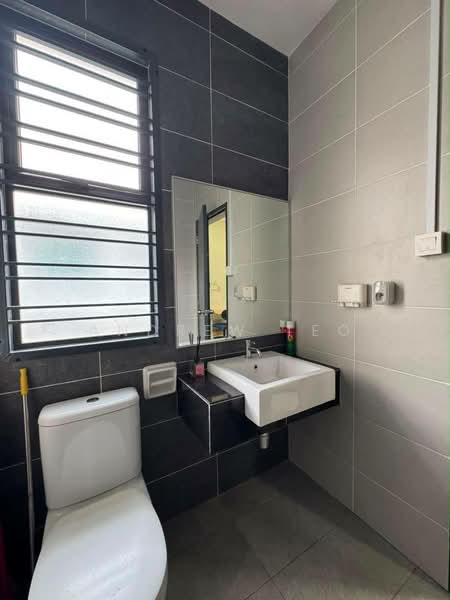 Rumah Teres 2-Tingkat untuk Dijual di Taman Glenmarie (Johor Bahru) - Andrew Teo - Bathroom - PropertyGuru.com.my