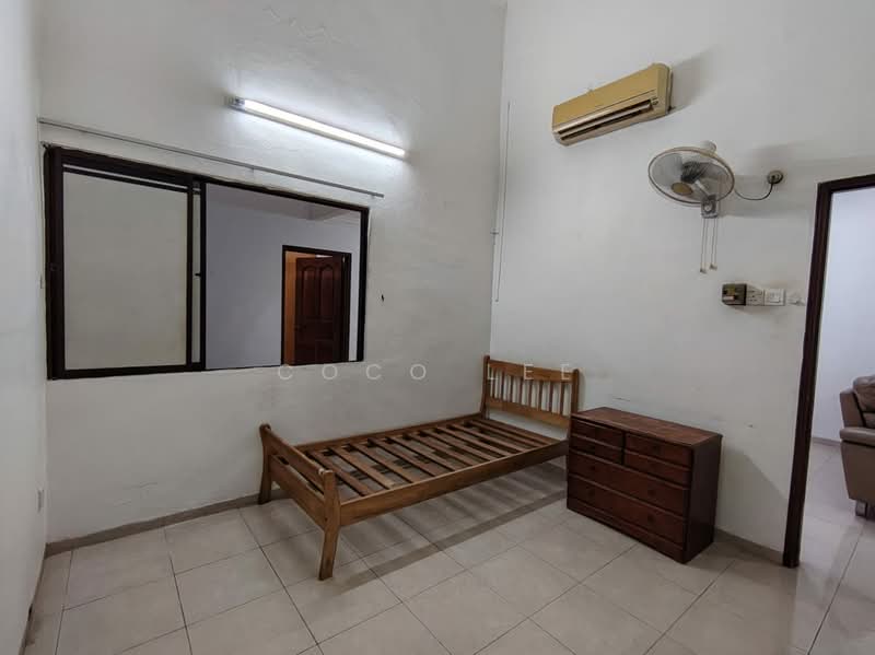 Rumah Teres 1-Tingkat untuk Dijual di Taman Johor Jaya (Johor Bahru) - Coco Lee - Bedroom - PropertyGuru.com.my
