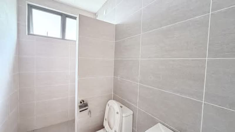 Rumah Berkembar untuk Dijual di Taman Semanja (Kajang) - Dlynie Ooi - Bathroom - PropertyGuru.com.my
