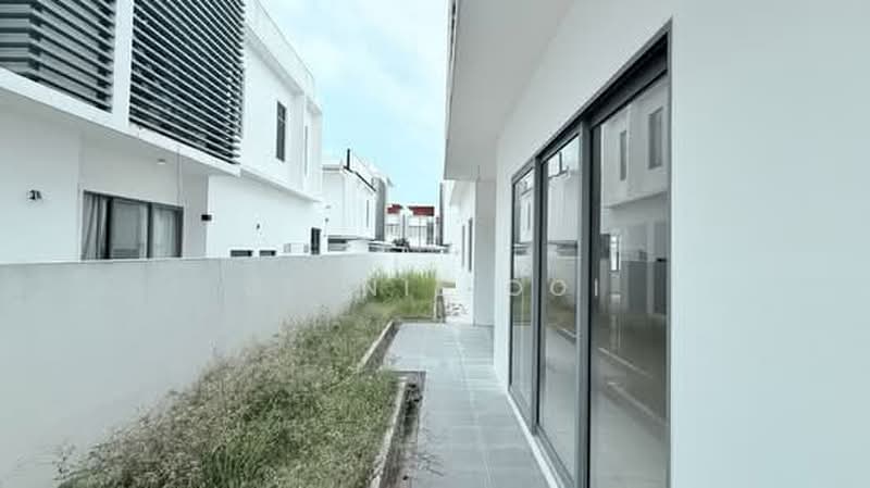 Rumah Berkembar untuk Dijual di Taman Semanja (Kajang) - Dlynie Ooi - Exterior - PropertyGuru.com.my