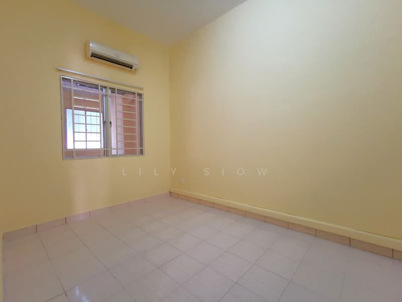 2-storey Terraced House for Sale in Bandar Putra Permai (Seri Kembangan) - Lily Siow - Interior - PropertyGuru.com.my
