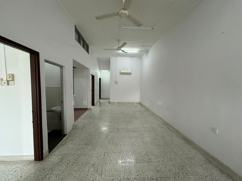 Rumah Teres 1-Tingkat untuk Disewa di Taman Pelangi (Johor Bahru) - Annie Low - Interior - PropertyGuru.com.my