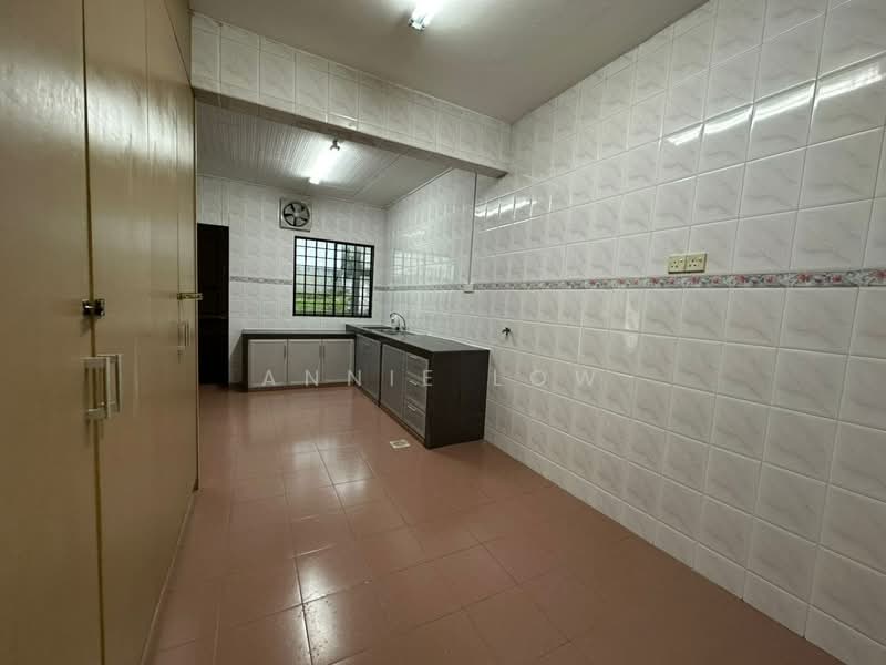 Rumah Teres 1-Tingkat untuk Disewa di Taman Pelangi (Johor Bahru) - Annie Low - Kitchen - PropertyGuru.com.my
