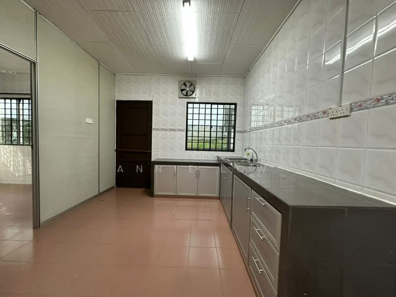 Rumah Teres 1-Tingkat untuk Disewa di Taman Pelangi (Johor Bahru) - Annie Low - Kitchen - PropertyGuru.com.my