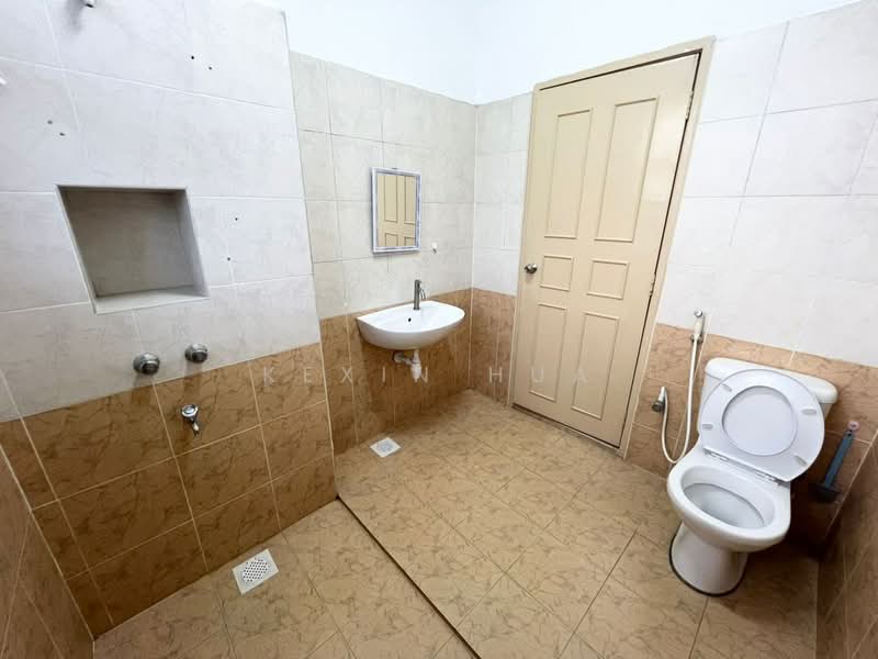 Rumah Kluster untuk Dijual di Austin Heights (Tebrau) - Kexin Hua - Bathroom - PropertyGuru.com.my