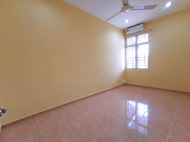Terraced House for Sale in Bandar Putra Permai (Seri Kembangan) - Lily Siow - Interior - PropertyGuru.com.my