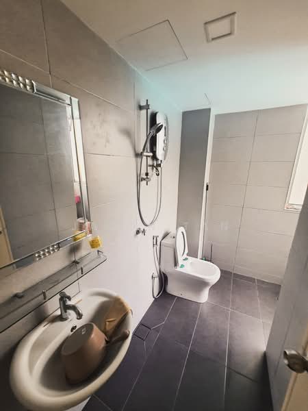 Condominium for Sale at Petaling Indah Condominiums - Jason Tan - Bathroom - PropertyGuru.com.my